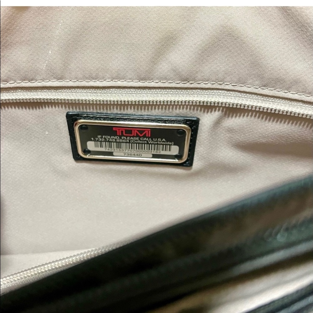 Tumi Larkin Hayward Briefcase Computer Bag Black Gold hardware. Good condition. - Picture 2 of 5